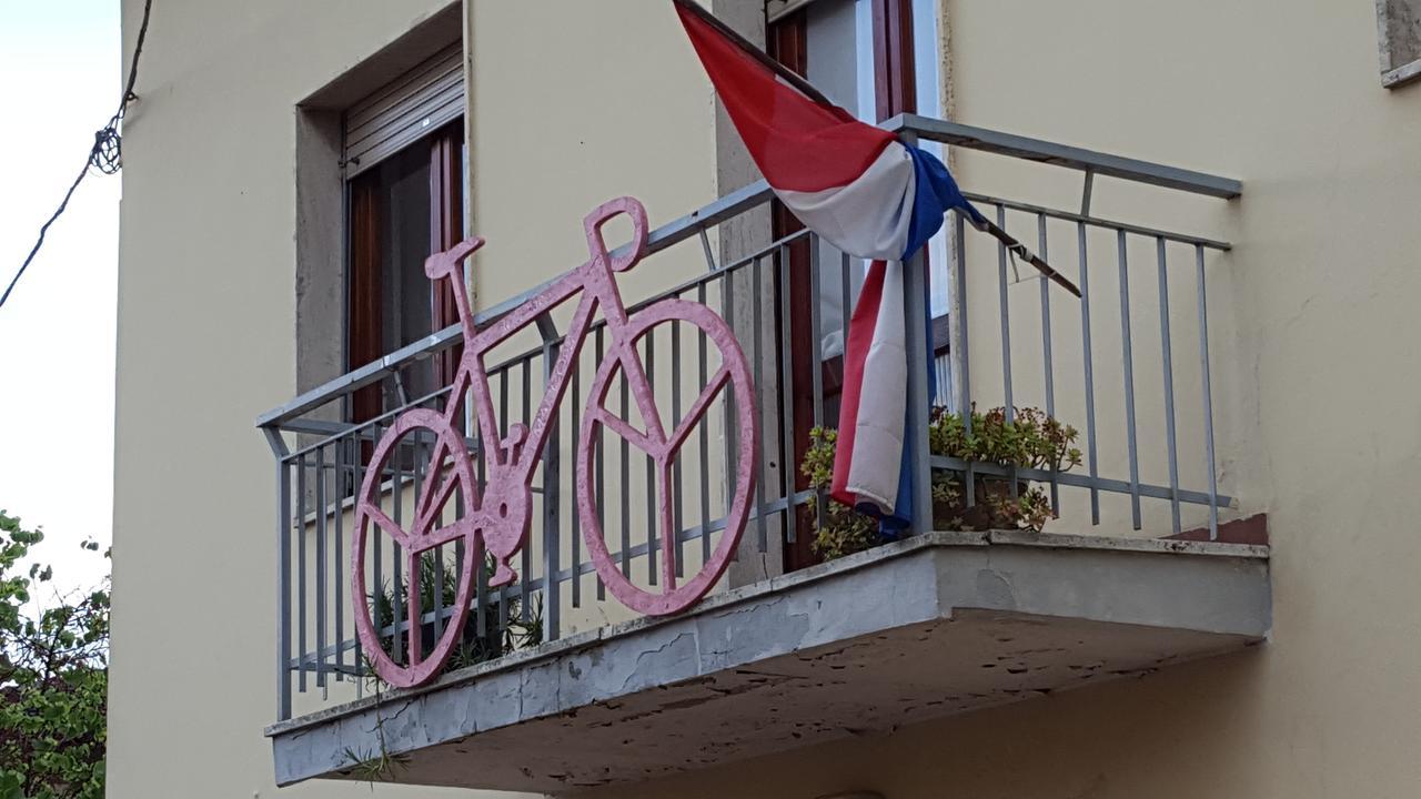 Bedandbiking Bed and Breakfast Cortona Esterno foto