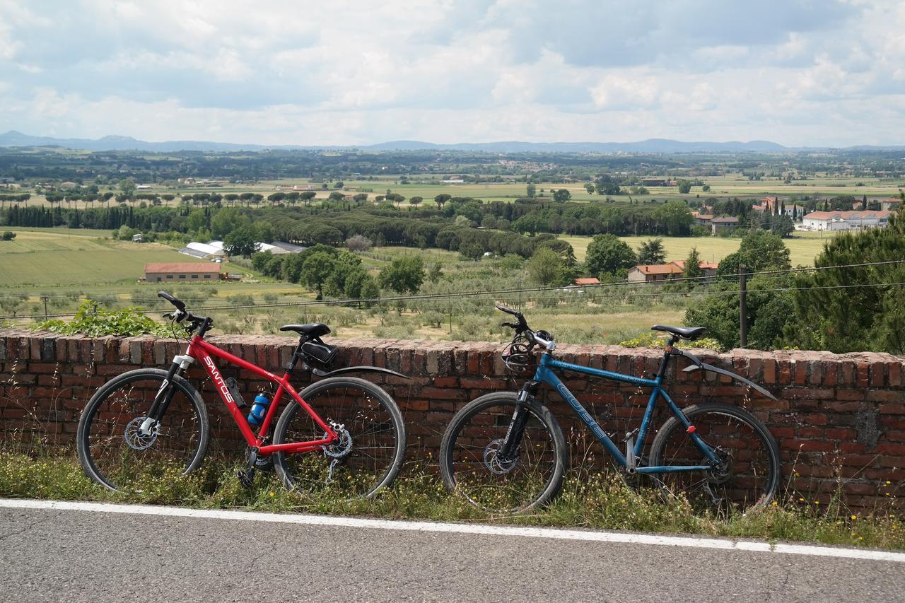 Bedandbiking Bed and Breakfast Cortona Esterno foto