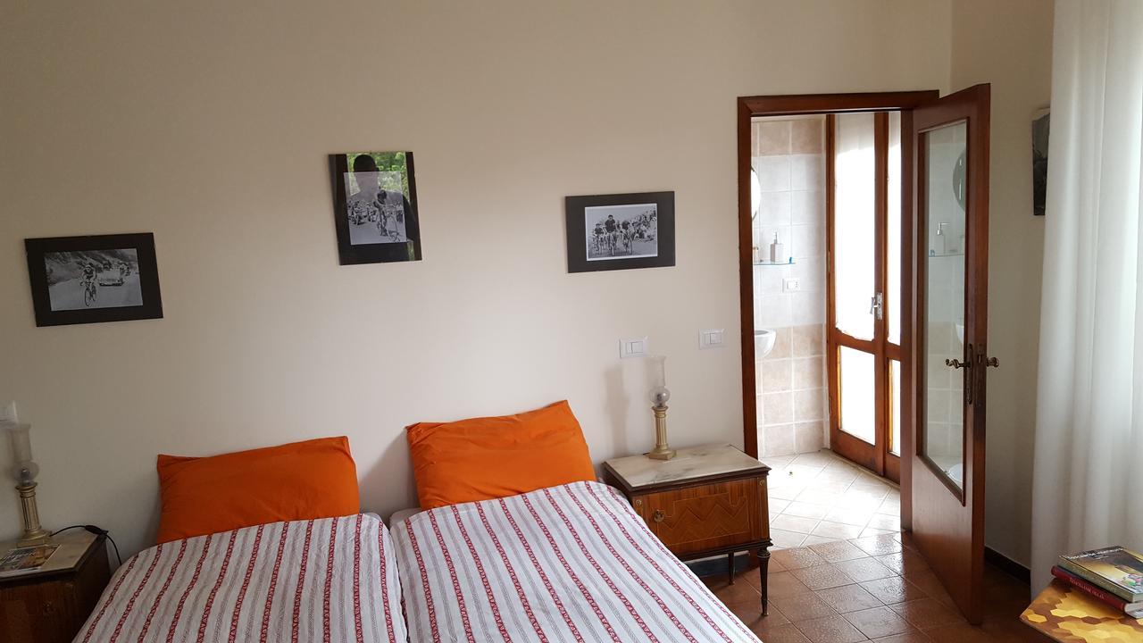 Bedandbiking Bed and Breakfast Cortona Esterno foto